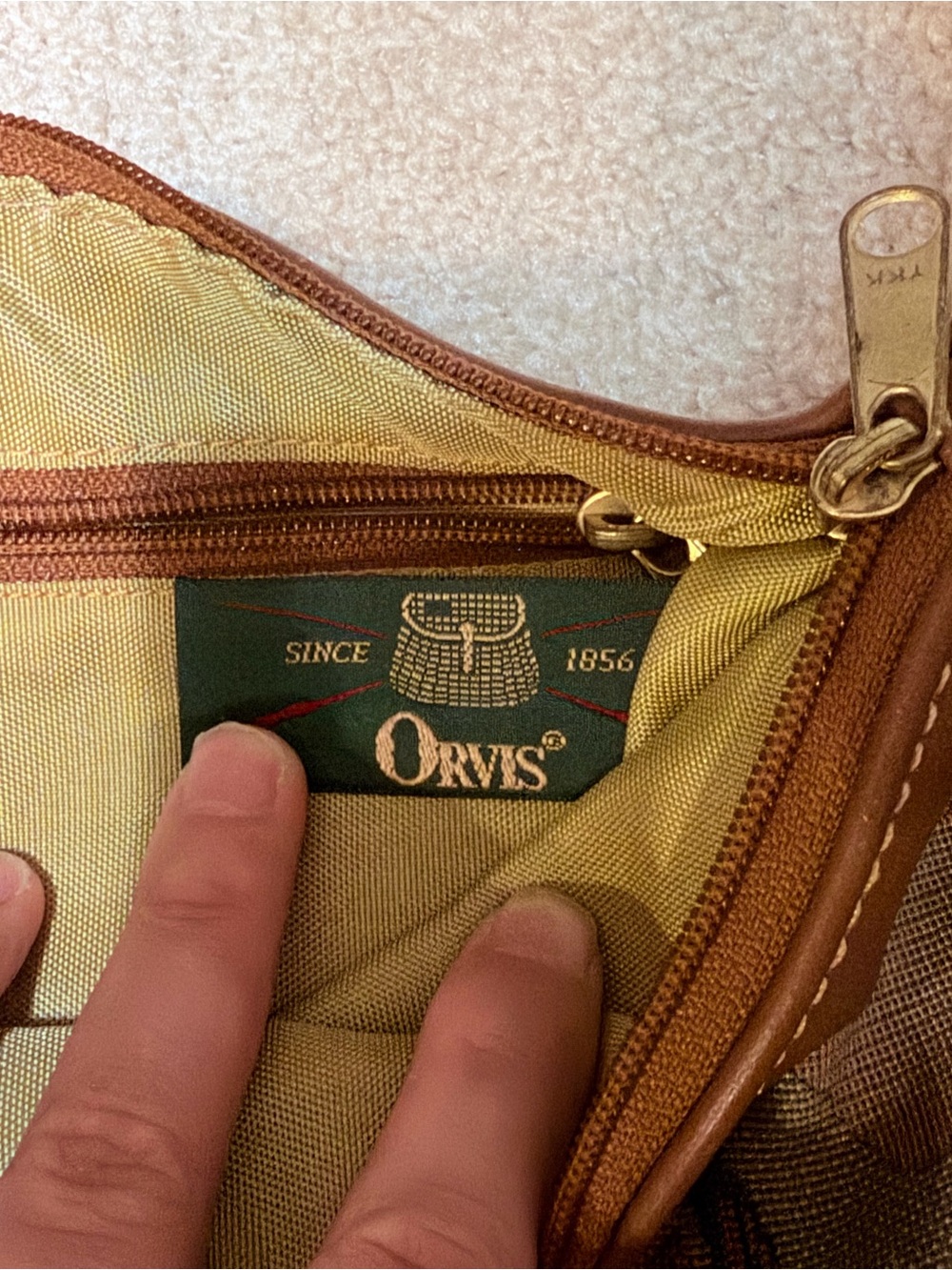 Vintage Orvis Equestrian Tapestry Crossbody Bag Horse Hunt Leather Trim - Picture 3 of 8